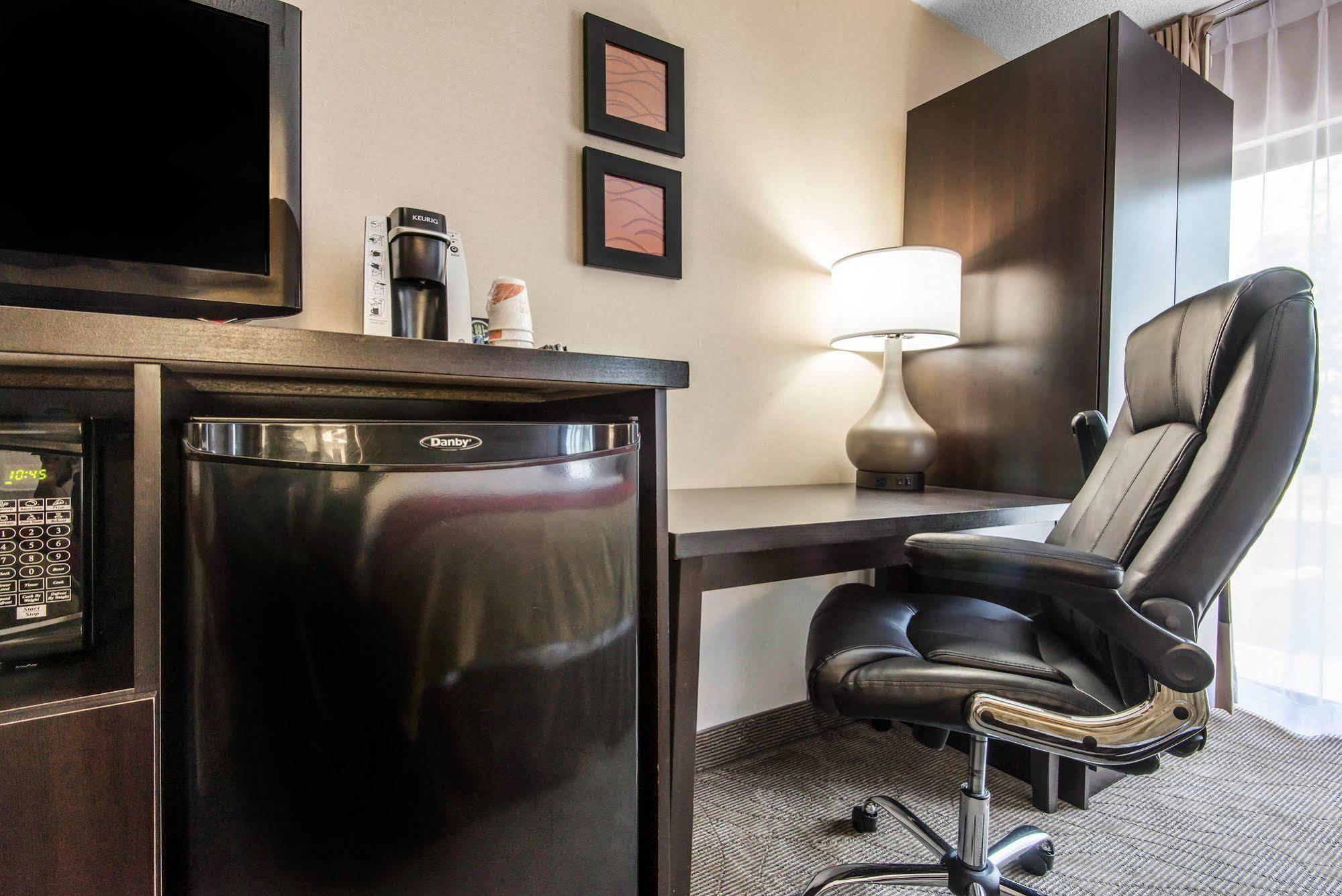 Comfort Inn Owen Sound Bagian luar foto