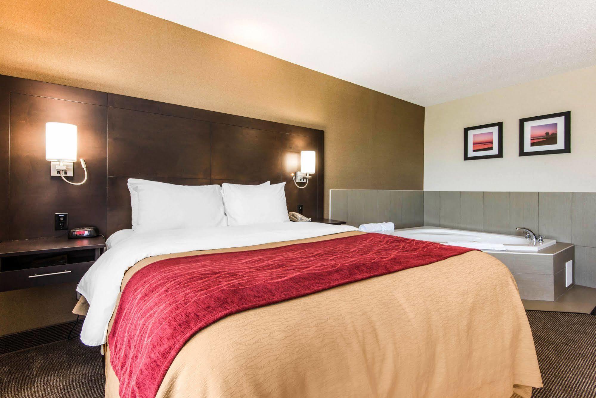 Comfort Inn Owen Sound Bagian luar foto