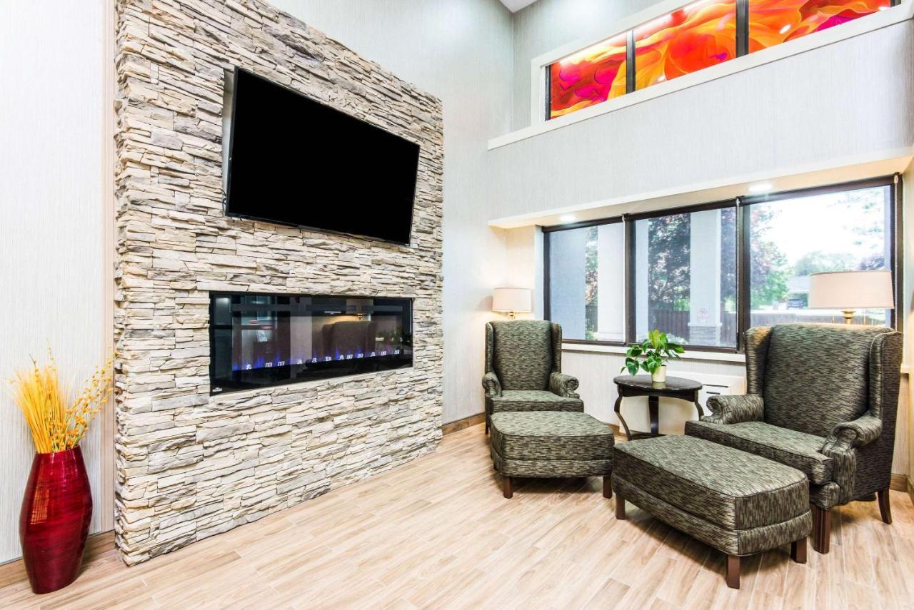 Comfort Inn Owen Sound Bagian luar foto